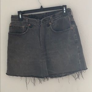 Levi’s VINTAGE black skirt. Sz 28